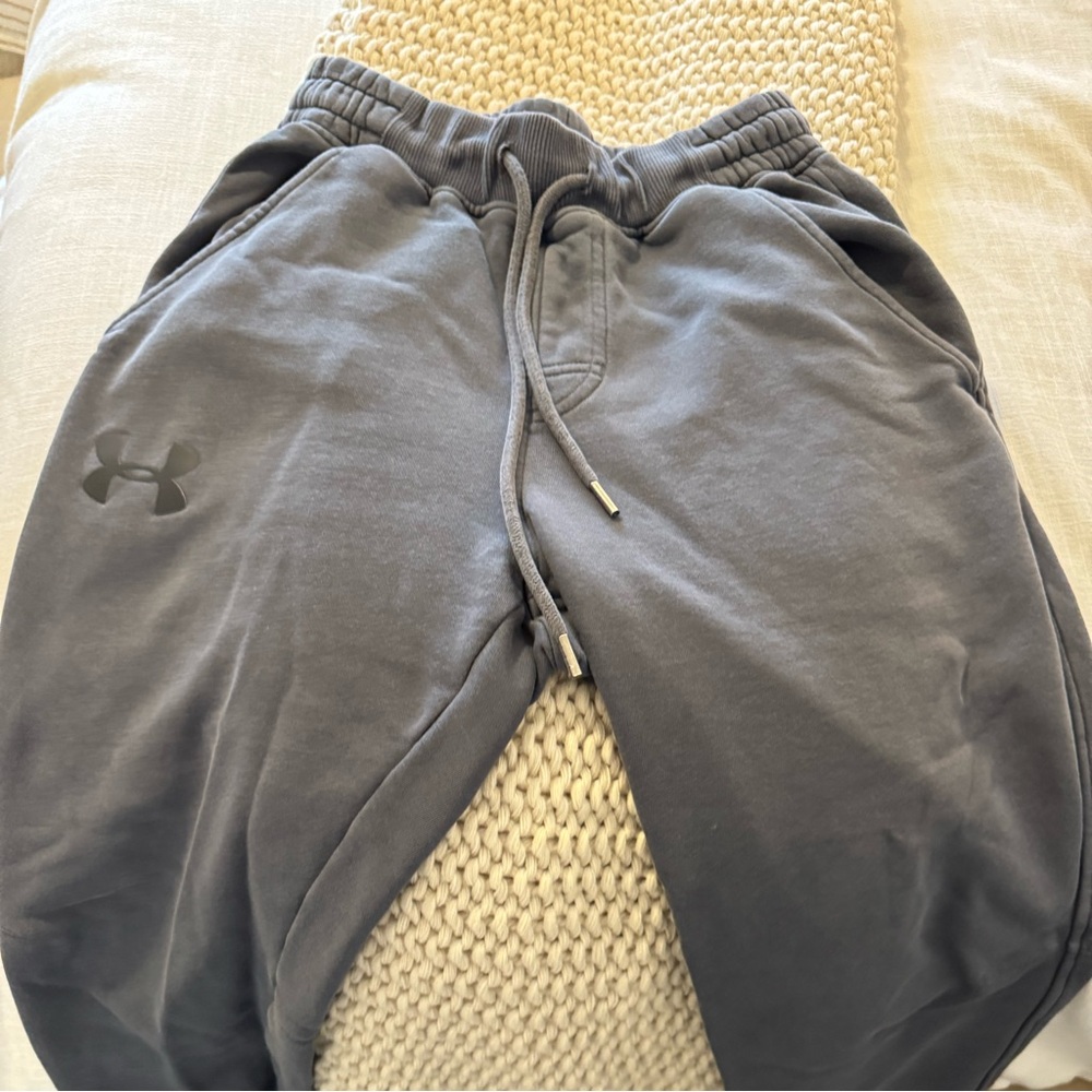 Under Armour Sweatpants (Medium)